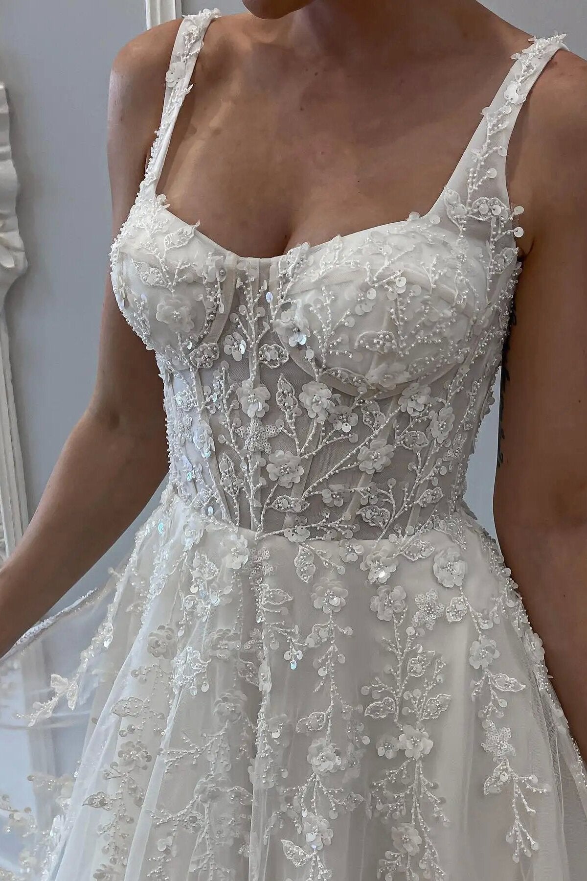 Elegant Straps Beaded Appliques A Line Backless Wedding Dresses PW566