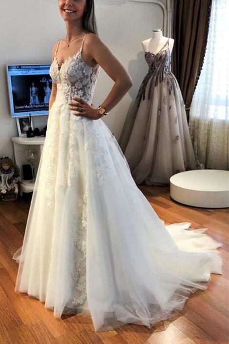 spaghetti straps a line tulle ivory wedding dresses with appliques