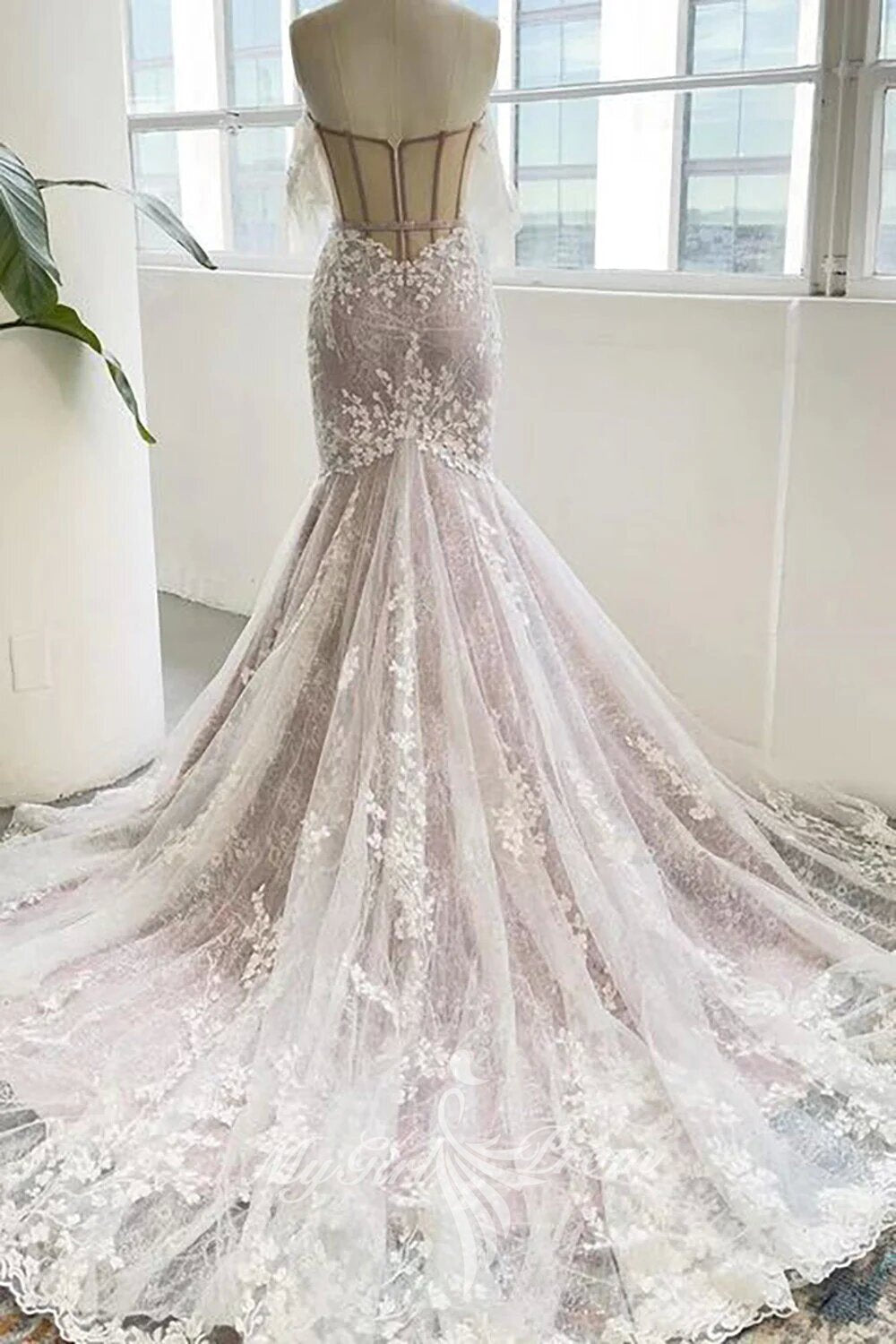 Unique Sleeves Sweetheart Lace Mermaid Wedding Dress with Appliques