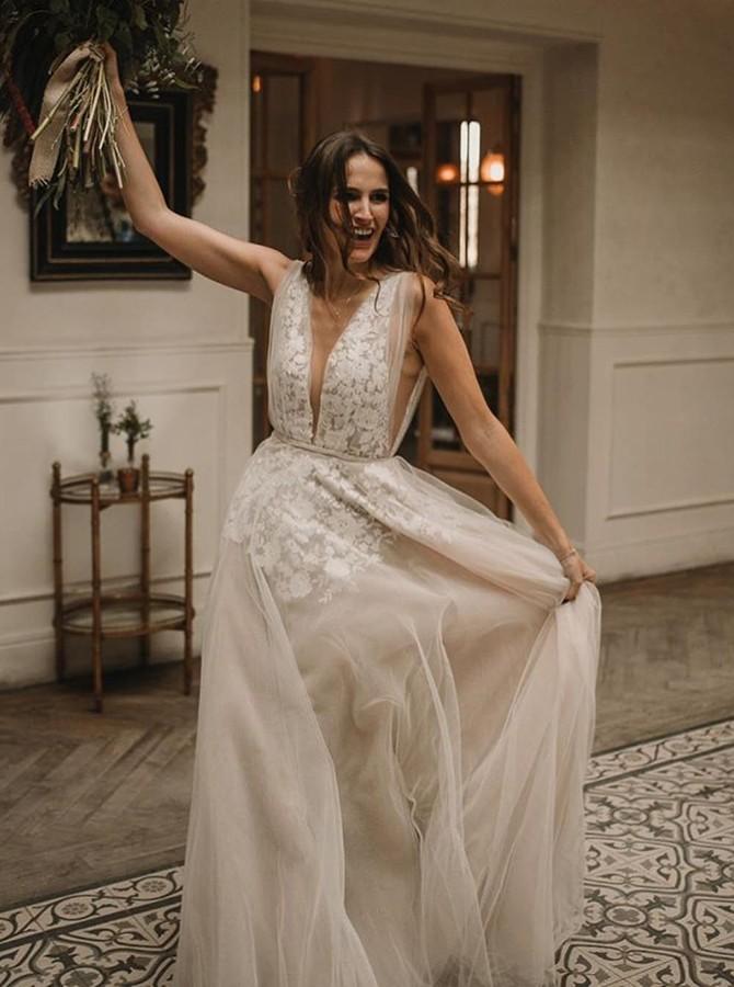 a line v neck tulle long wedding dress with lace appliques