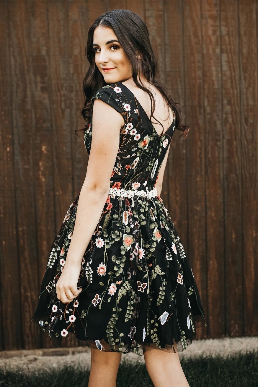 black v neck embroidery floral short prom homecoming dress with beaded waist