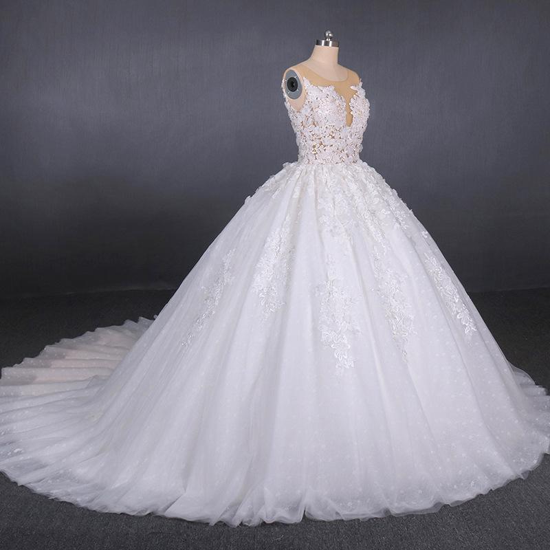 Round Appliques Ball Gown Tulle Wedding Dresses With Button Back PW90