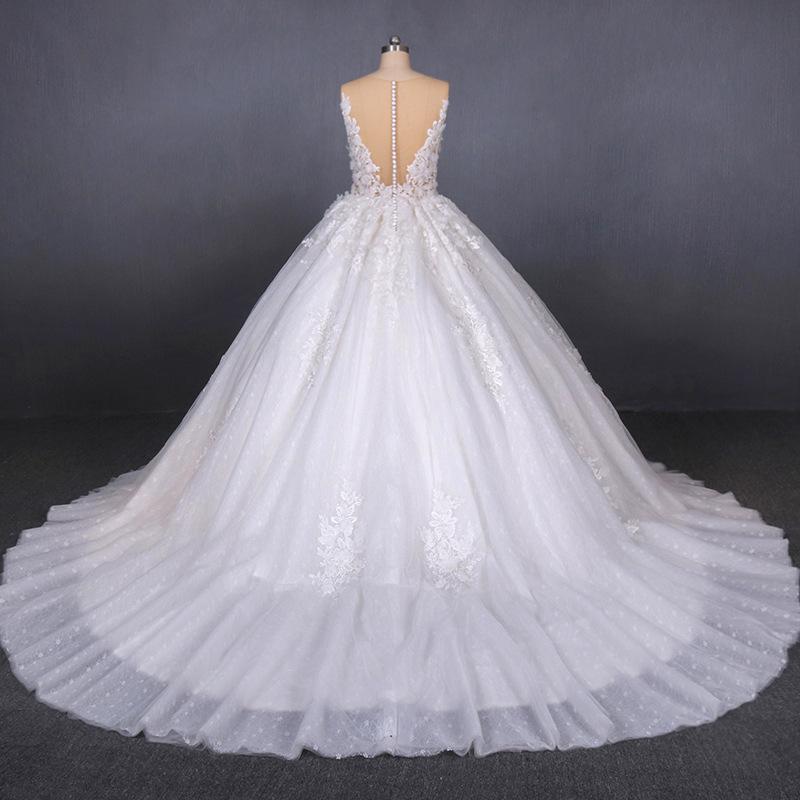 Round Appliques Ball Gown Tulle Wedding Dresses With Button Back PW90