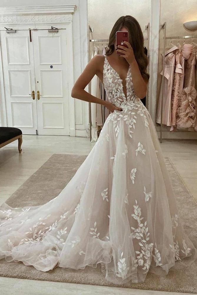 a line lace vintage country beach unique wedding dresses with appliques