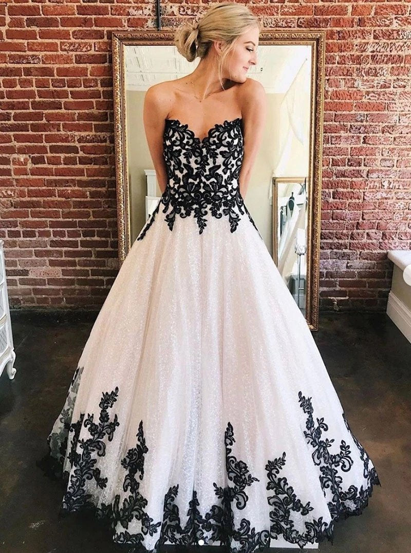 Sweetheart Black Lace Appliques Tulle Long Prom Wedding Dresses MP114