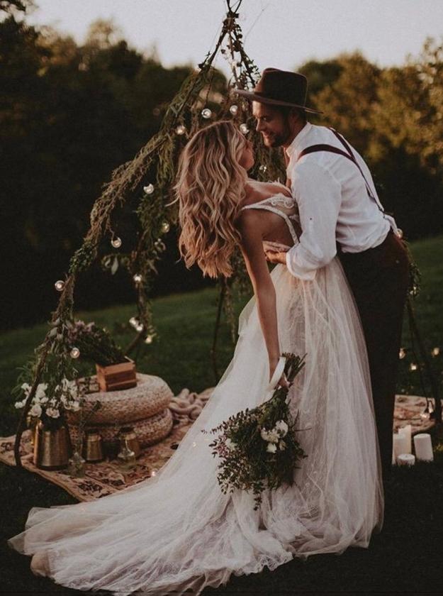 Flowy A-line V-neck Boho Wedding Dress With Appliques Beading PW56