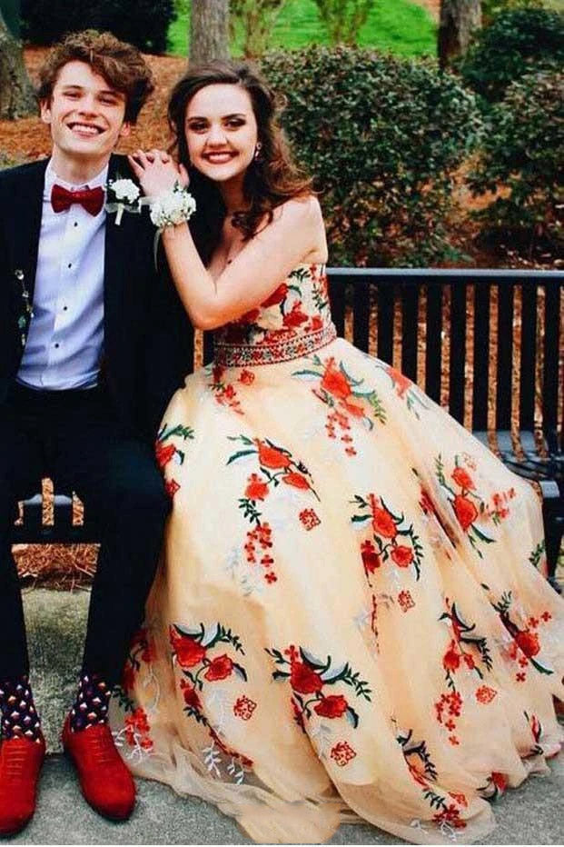 sweetheart embroidered appliques sleeveless long prom dress