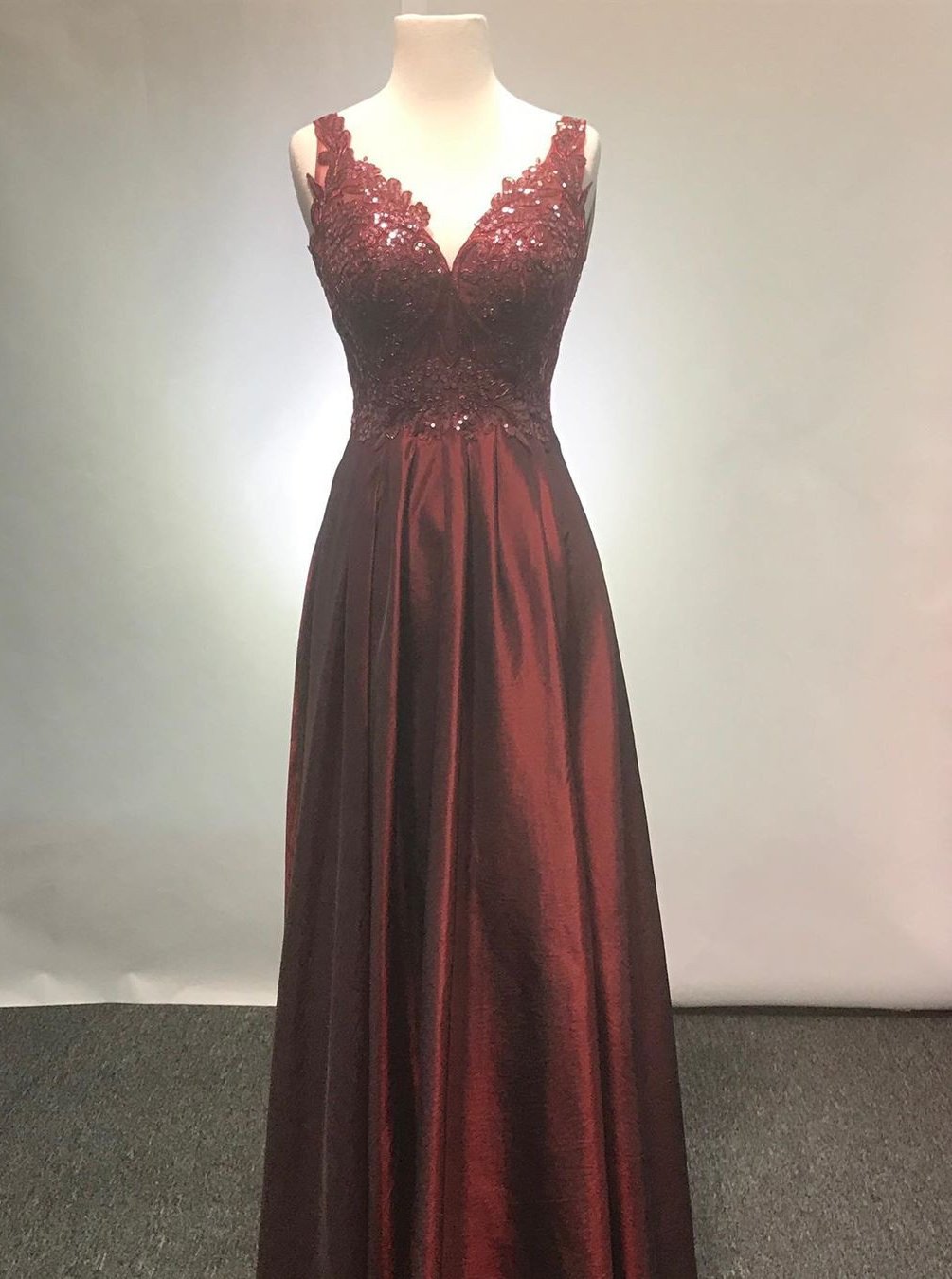 A-line V-neck Long Burgundy Prom Dresses With Appliques MP124
