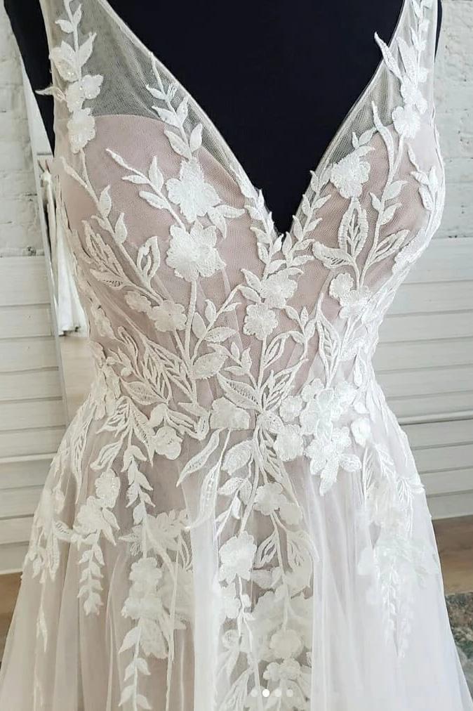 Tulle Plus Size Wedding Dresses, A Line V-neck Lace Appliques Bridal Gown PW21
