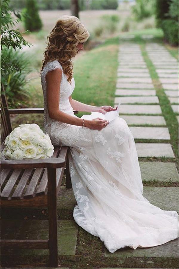 elegant lace appliques sheath wedding dress with keyhole back