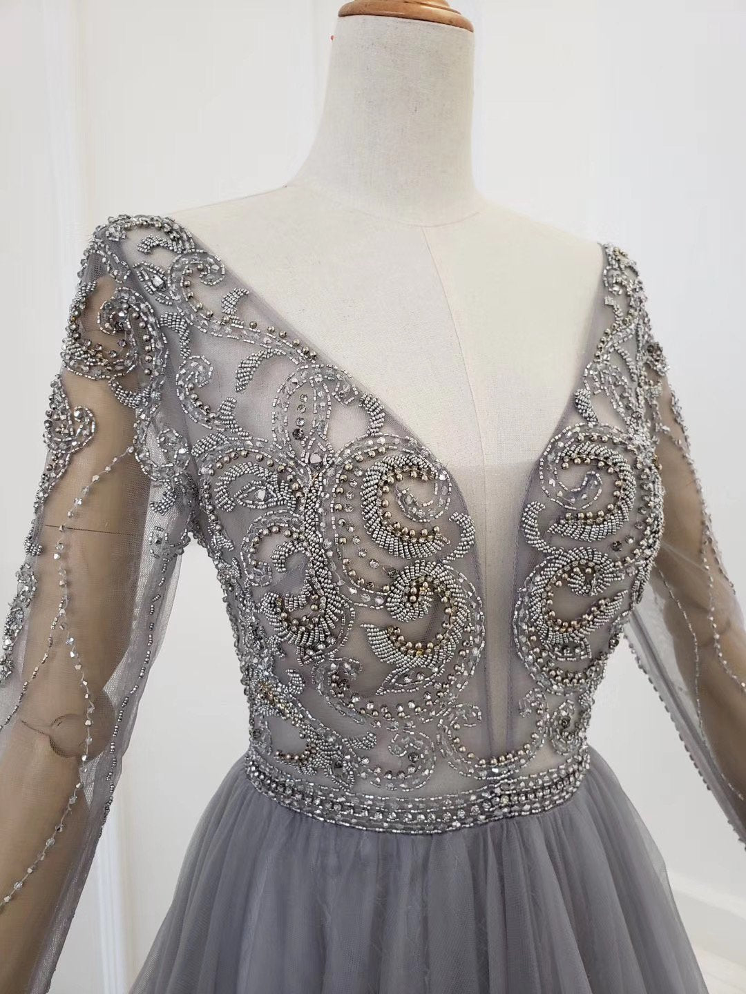 Elegant a-line v-neck tulle beading long sleeves silver prom dress mg293