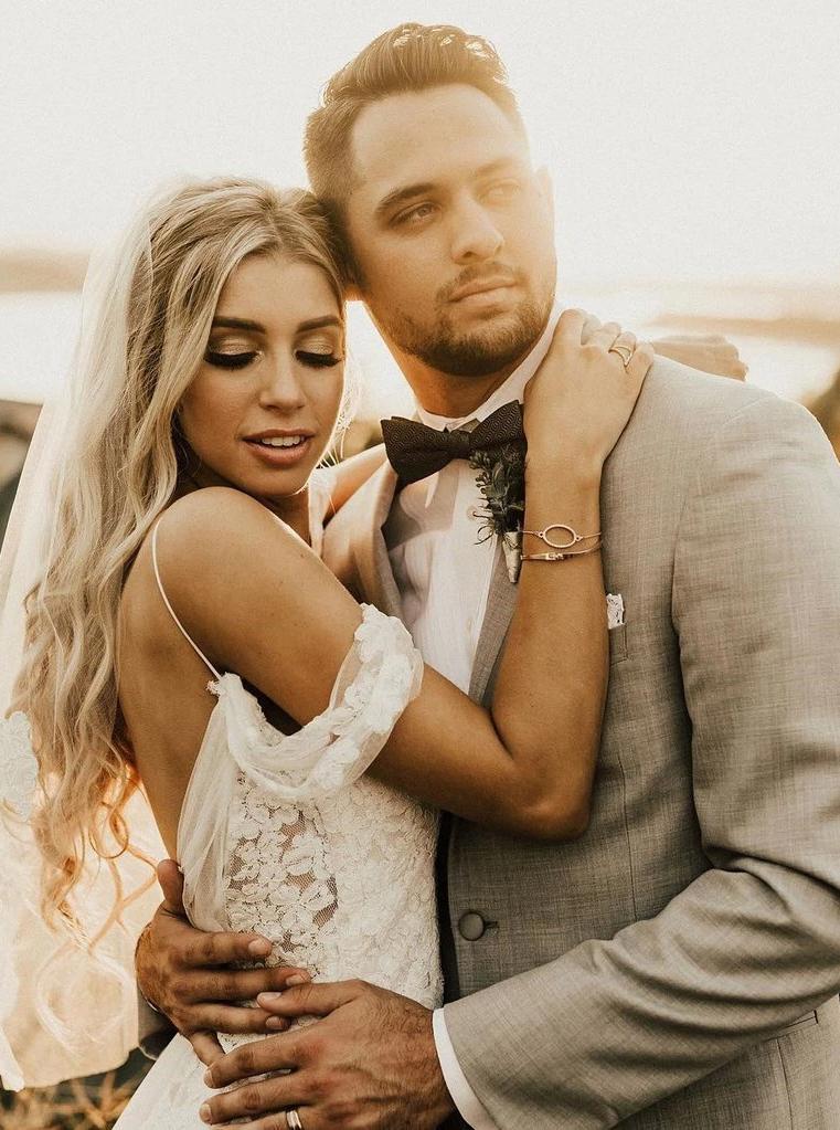 Spaghetti Straps Backless Wedding Dress Lace Mermaid Bridal Gown PW37