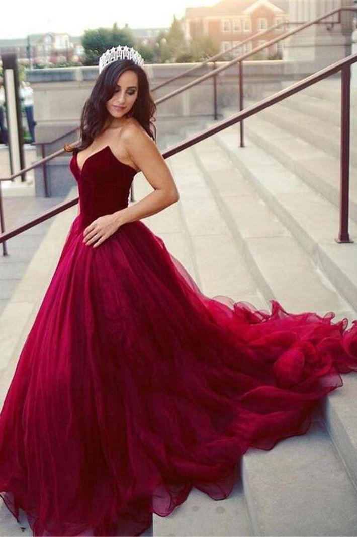 a line sweetheart burgundy tulle long prom dress with ruched