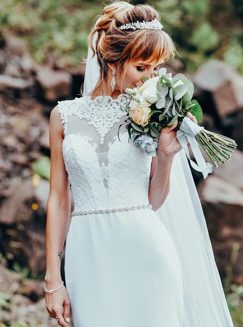 elegant white sheath wedding dress see through back waist beading