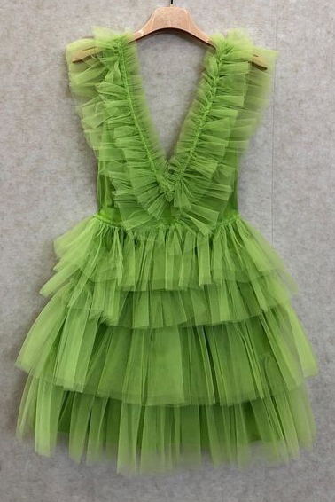 plunging v neckline tiered black mini puffy party dress tulle homecoming dress