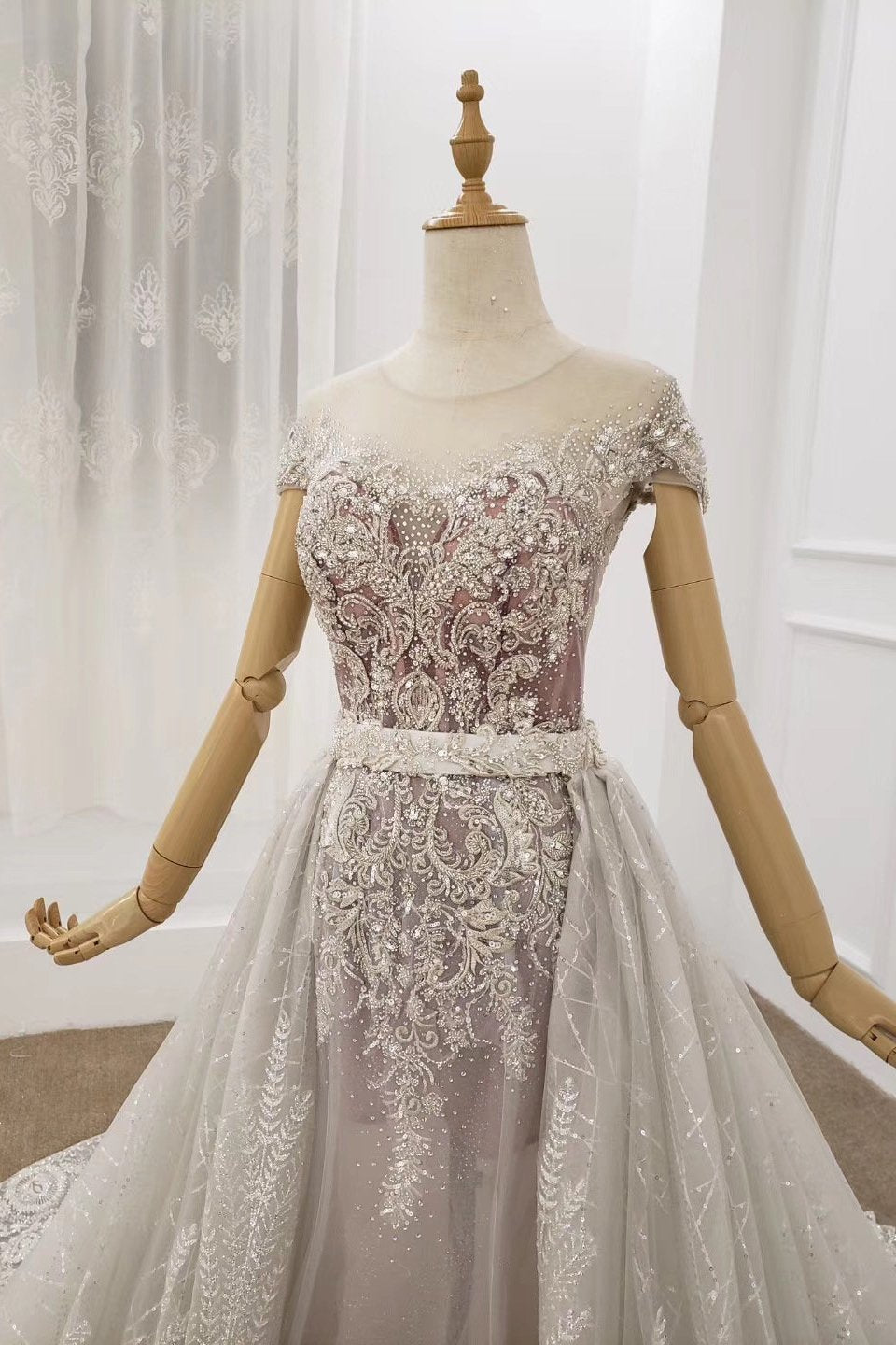 Cap sleeves sheer neckline beaded formal dresses with detachable train mg127