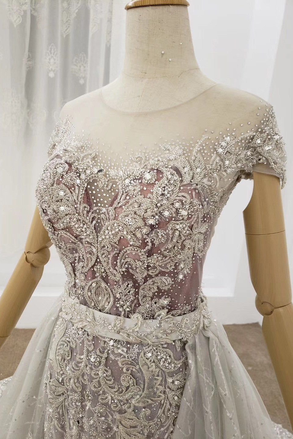 Cap sleeves sheer neckline beaded formal dresses with detachable train mg127