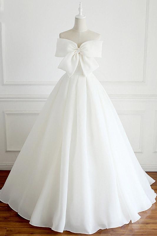 ball gown sleeveless wedding dress with cute bowknot