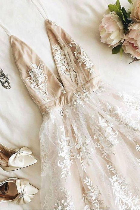 charm a line v neck homecoming dress with lace appliques