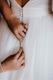 Elegant round neck v-back tulle ivory wedding dresses with bowknot mg665