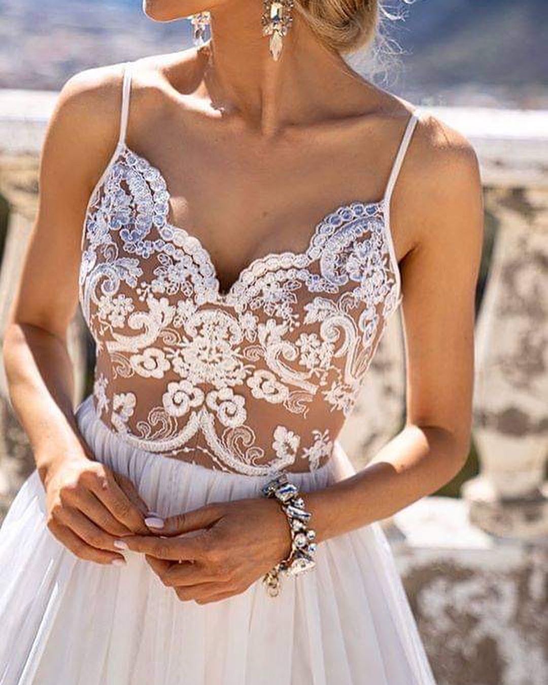 flowy beach wedding dress white backless bridal gown with split