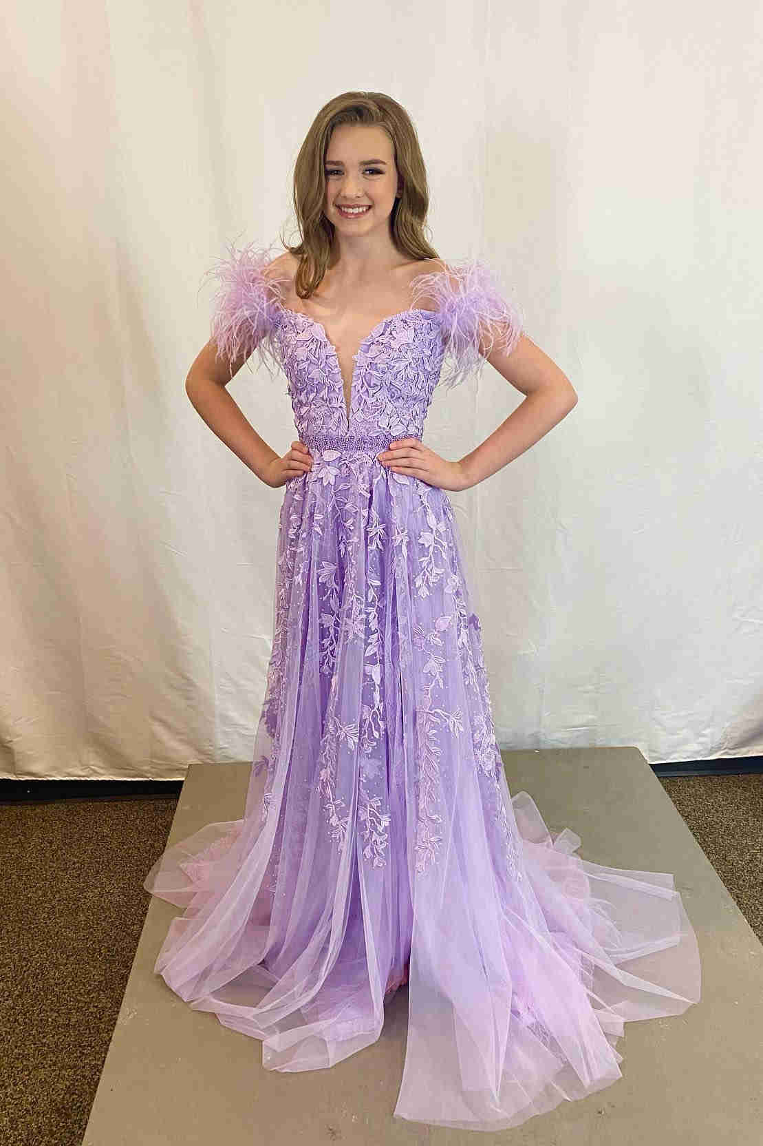 charming a line red feathers long prom dresses appliques beaded party dress