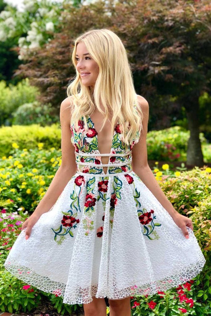 a line v neck lace homecoming dress embroideried short prom dress