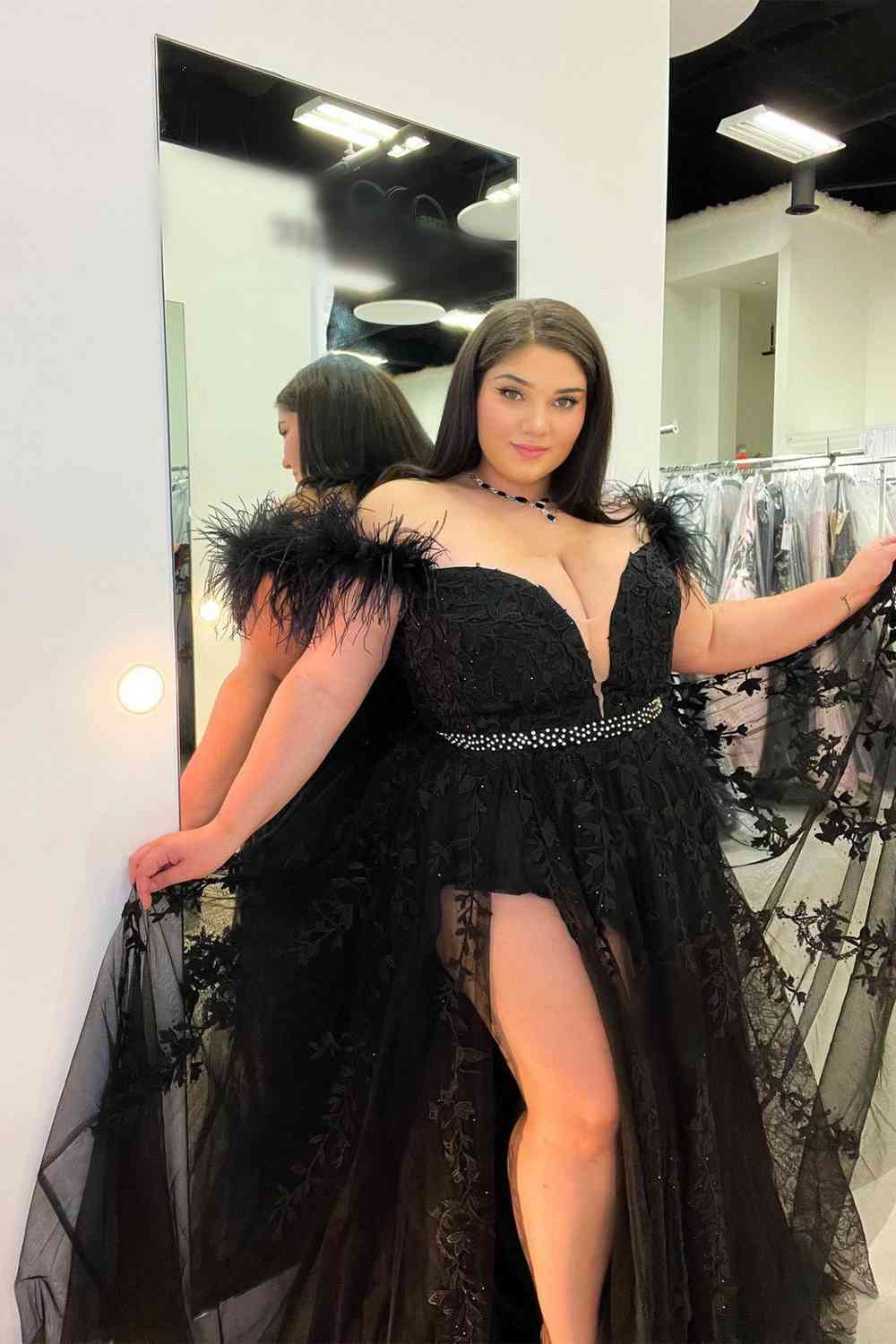 charming a line red feathers long prom dresses appliques beaded party dress
