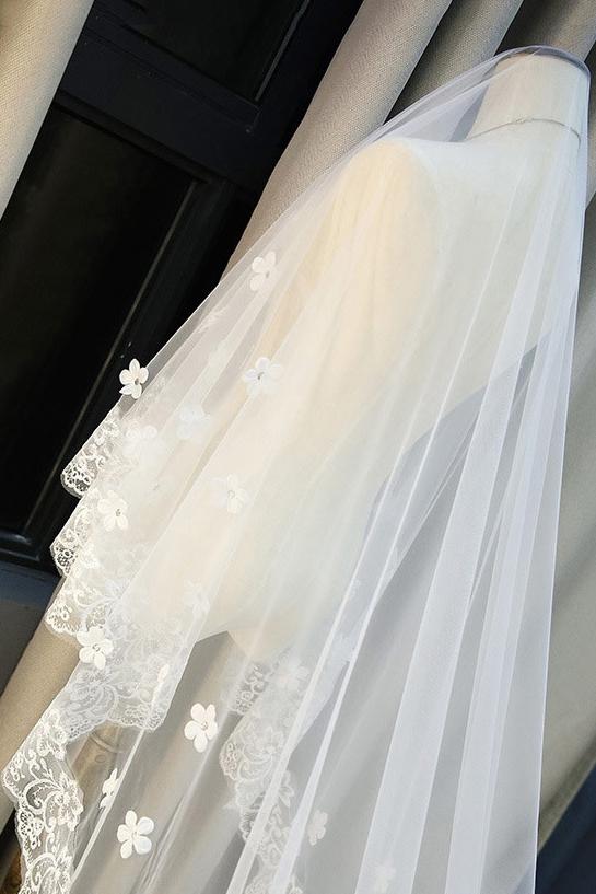 One-tier Chapel Trailing Tulle Bridal Veils With Lace Flower WV21